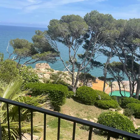 Duplex Cap Sa Sal At The Edge Of The Sea *