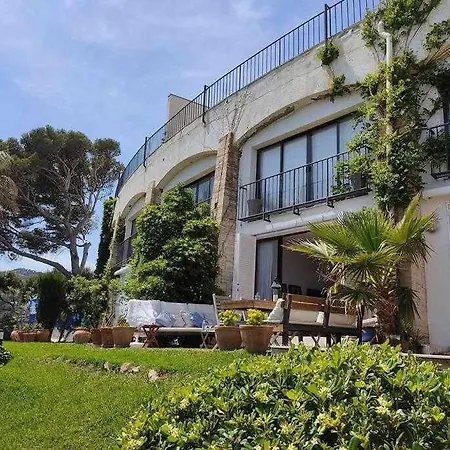 Duplex Cap Sa Sal At The Edge Of The Sea *